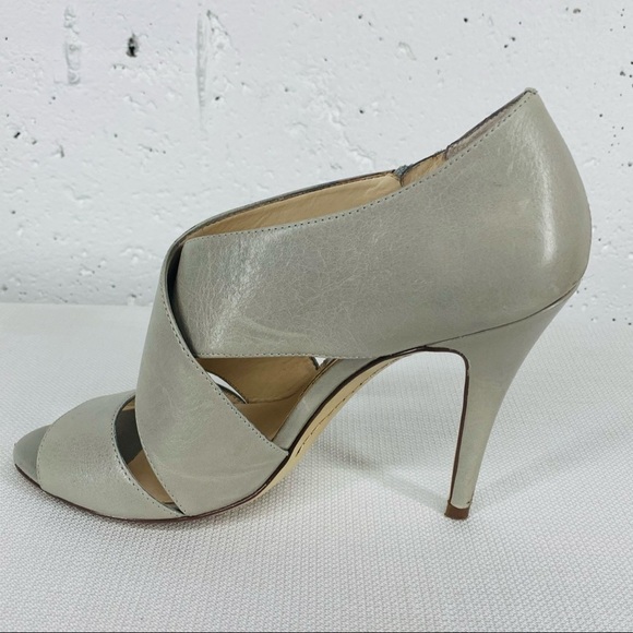 Boutique 9 size 7.5 Thomsina Gray Leather 4.5 inch Heels - Picture 12 of 16